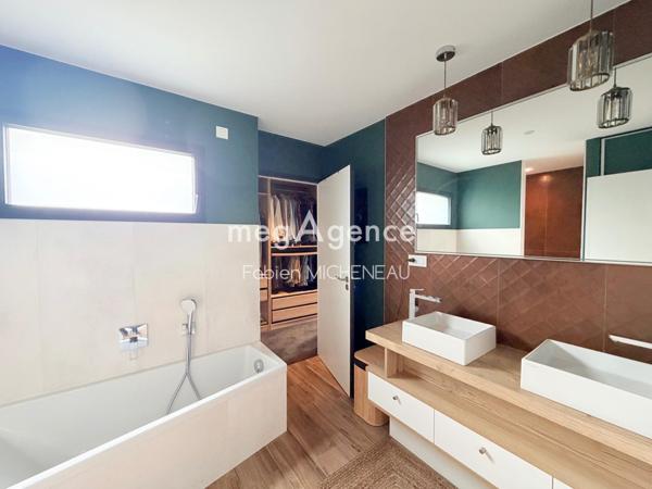 Maison à BEAUPREAU-EN-MAUGES, 49600 - 5 pièces 160m²