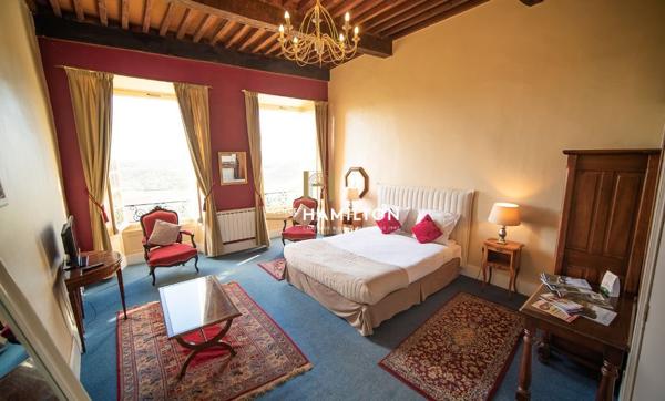 DEMEURE HISTORIQUE - HOTEL DU XIIIEME SIECLE Cordes sur ciel