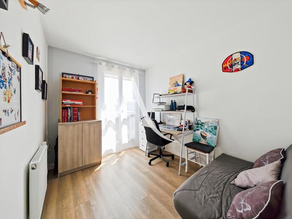 Appartement Bois D Arcy 4 pièces 81m2, 2 caves, 2 parkings