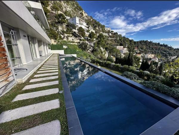 Villefranche-sur-Mer - Villa contemporaine d'architecte avec vue panoramique sur la baie et le Cap-Ferrat Villefranche sur mer