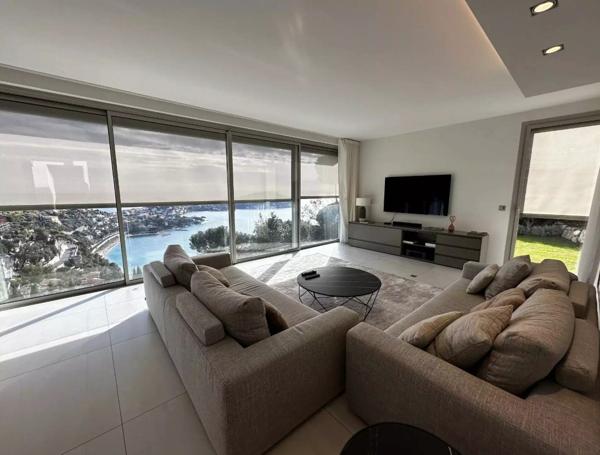 Villefranche-sur-Mer - Villa contemporaine d'architecte avec vue panoramique sur la baie et le Cap-Ferrat Villefranche sur mer