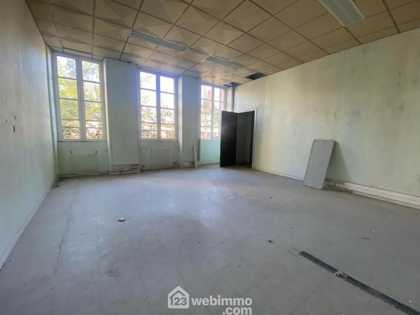Maison 965 m² à Laon 02000