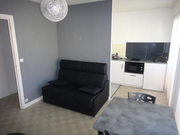 Bourg - Grand studio meublé 28 m2 avec parking