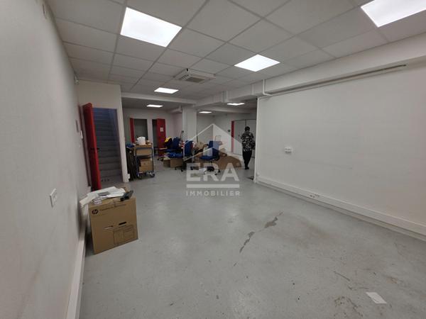 Local commercial Tours 335 m2