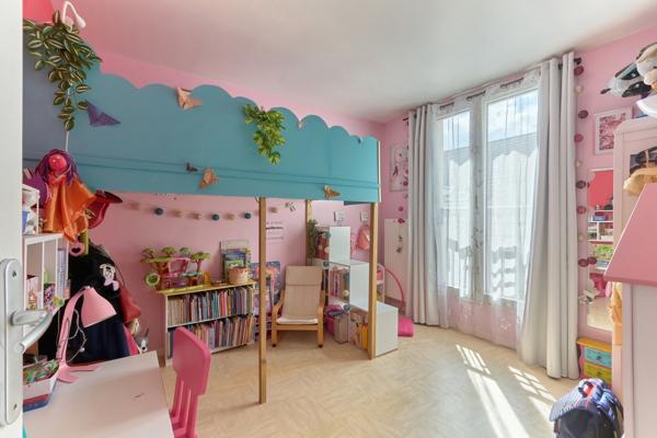 Maison 5 pièces, 4 chambres avec garage