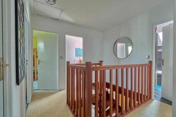 Maison 5 pièces, 4 chambres avec garage