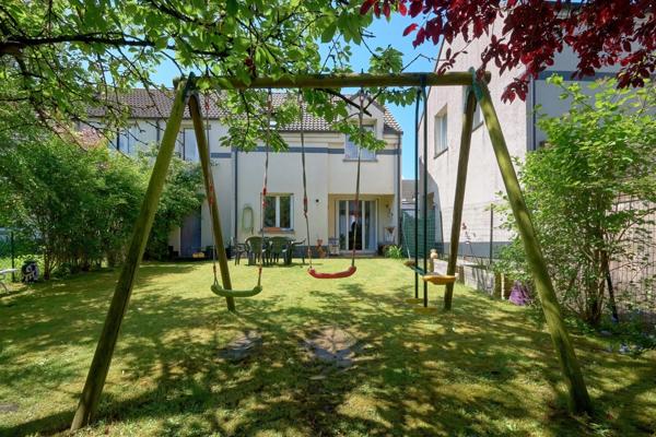 Maison 5 pièces, 4 chambres avec garage