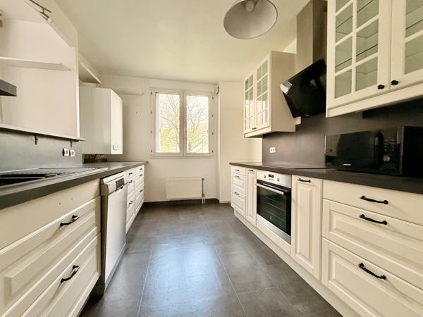 Maison 5 pièces, 4 chambres avec garage