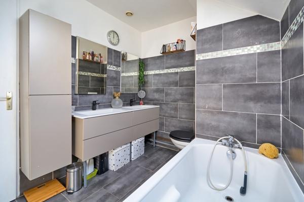 Maison 5 pièces, 4 chambres avec garage