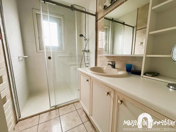 Vente MAISON - VIE DE PLAIN-PIED - JARDIN - SOUS-SOL - 5 CHAMBRES POSSIBLE - PROCHE ROYAN