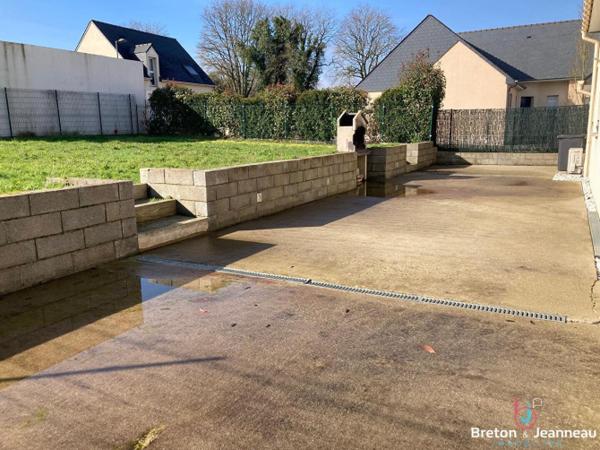 Maison récente à Meslay du Maine