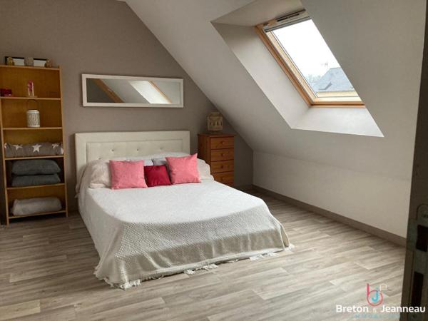 Maison récente à Meslay du Maine