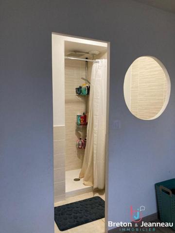 Maison récente à Meslay du Maine