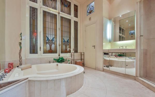 Appartement à louer    9 pièces • 380,20 m2 Paris 16