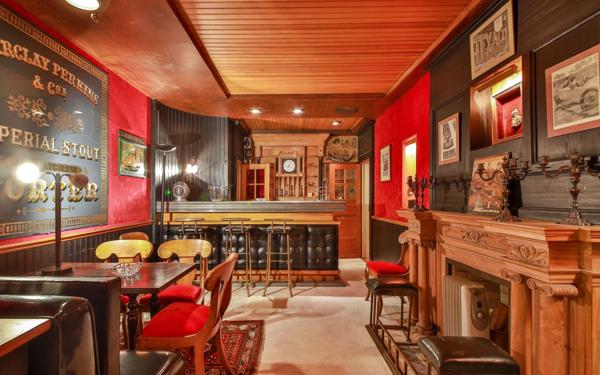 Appartement à louer    9 pièces • 380,20 m2 Paris 16