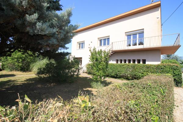 Sapiac Maison familiale avec grand terrain et fort potentiel