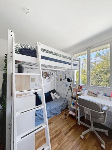 Maison à Nantes / en impasse / 4 chambres et bureau / jardin / garage / DPE en C
