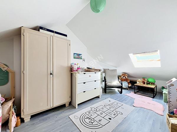 Maison à Nantes / en impasse / 4 chambres et bureau / jardin / garage / DPE en C