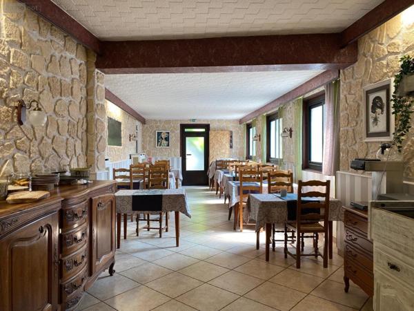 Fonds et/ou murs commerciaux à vendre à Digoin en Saône-et-Loire (71160), ref : PRO-E-DI