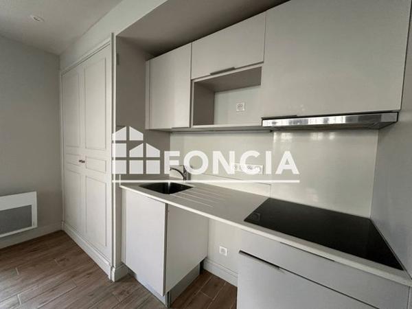 Location Appartement 3 pièces 61.6 m² - 62 COURS NATIONNAL Saintes 17100