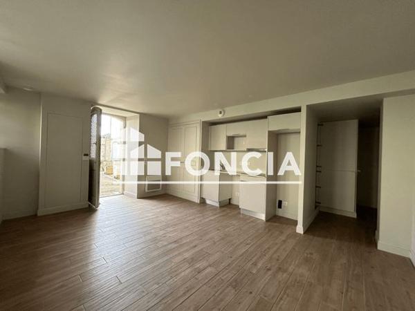 Location Appartement 3 pièces 61.6 m² - 62 COURS NATIONNAL Saintes 17100