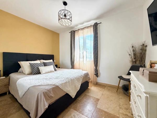 Villa individuelle - Plain-pied - 3 chambres - Panneaux photovoltaïques - 83460 Les Arcs - Réf 87216348