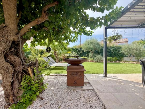 Villa individuelle - Plain-pied - 3 chambres - Panneaux photovoltaïques - 83460 Les Arcs - Réf 87216348