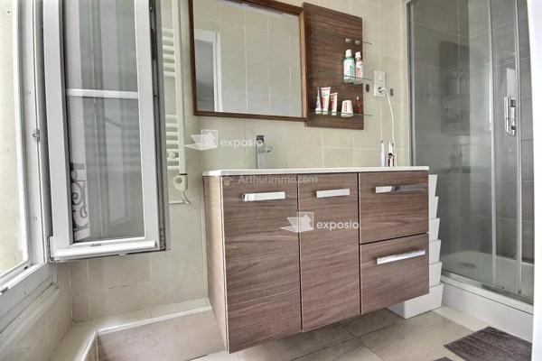 Vente                                                      Appartement
                        
                     3 pièces                      66 m2                     à Asnières-sur-Seine