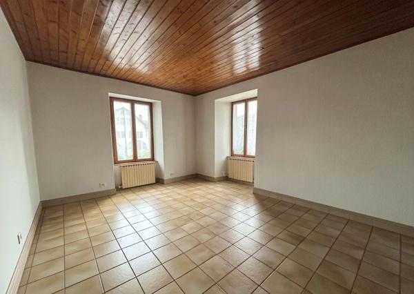 Appartement à louer 3 pièces 89.45m² Voujeaucourt (25420)