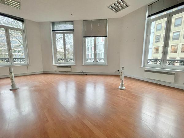 Bureaux Lille 82.10 m2 , Lille