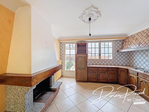 Maison quatre chambres sur un terrain de 742 m2
