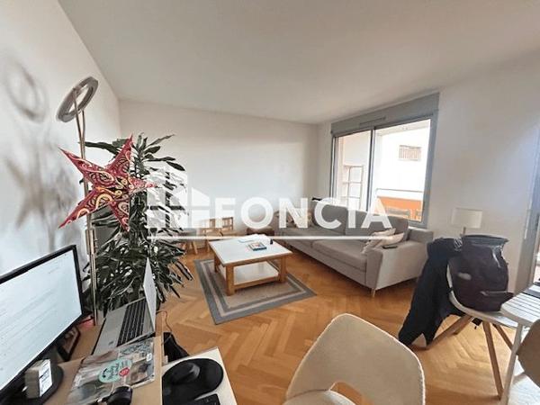Location Appartement 3 pièces 80.76 m² - 38 RUE DES GRANGES Lyon 69005