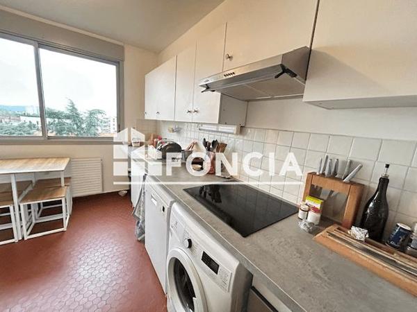 Location Appartement 3 pièces 80.76 m² - 38 RUE DES GRANGES Lyon 69005