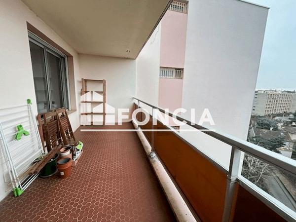 Location Appartement 3 pièces 80.76 m² - 38 RUE DES GRANGES Lyon 69005