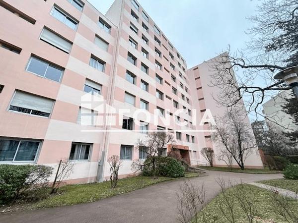 Location Appartement 3 pièces 80.76 m² - 38 RUE DES GRANGES Lyon 69005