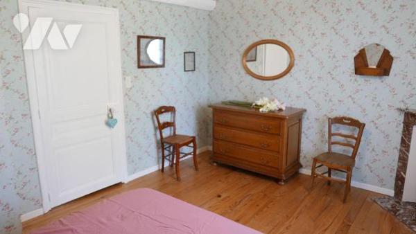 MAISON DE CARACTERE
A VENDRE, très proche FAISSAULT et A 34 à 5 min  (à 10 minutes de la gare ...