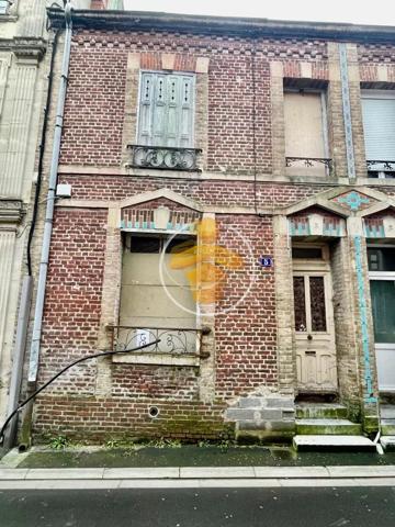Vente                                                      Maison
                        
                     6 pièces                      130 m2                     à La Fère