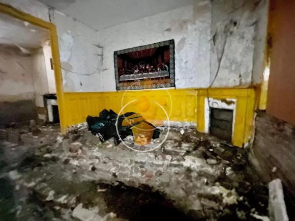 Vente                                                      Maison
                        
                     6 pièces                      130 m2                     à La Fère