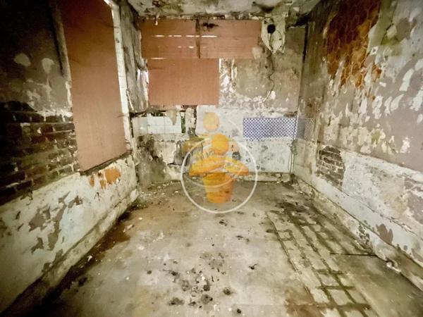 Vente                                                      Maison
                        
                     6 pièces                      130 m2                     à La Fère