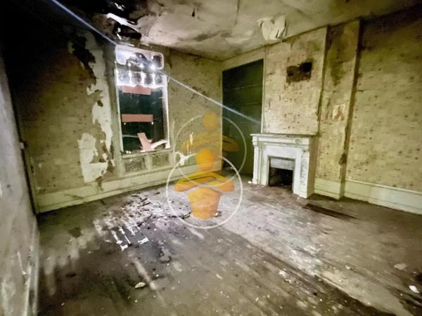 Vente                                                      Maison
                        
                     6 pièces                      130 m2                     à La Fère