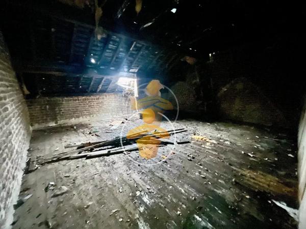 Vente                                                      Maison
                        
                     6 pièces                      130 m2                     à La Fère