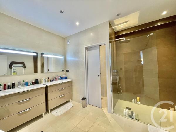 Appartement F5 à vendre  5 pièces - 181,89 m2 MOULINS - 03