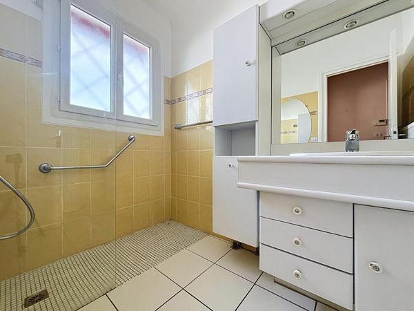 Ascain , Appartement 73 m2 avec garage, parking et jardin
