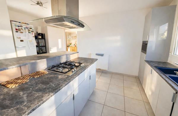 Carrieres-sur-Seine, maison de 2020 , 147 m2, 5 chambres, sous-sol, garage et jardin,