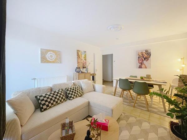 BEAU T2 DE 46M² AU 1ER ETAGE BALCON PARKING