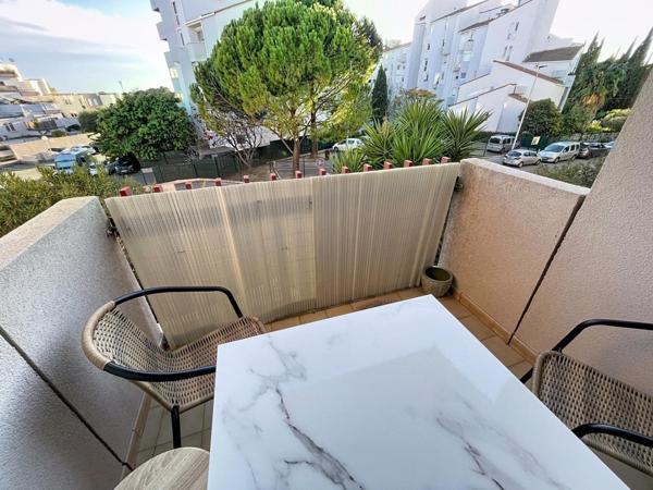 BEAU T2 DE 46M² AU 1ER ETAGE BALCON PARKING