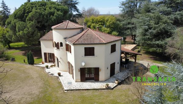 Villa néo-provençale de caractère, grand parc arboré