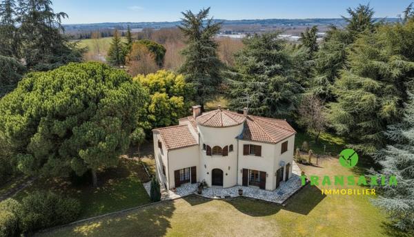 Villa néo-provençale de caractère, grand parc arboré