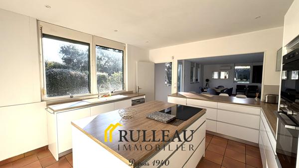 Maison contemporaine atypique 311 m² avec parc 1 ha, piscine et studio indépendant – Idéale grande famille, ac Détails des diagnostics énergétiques