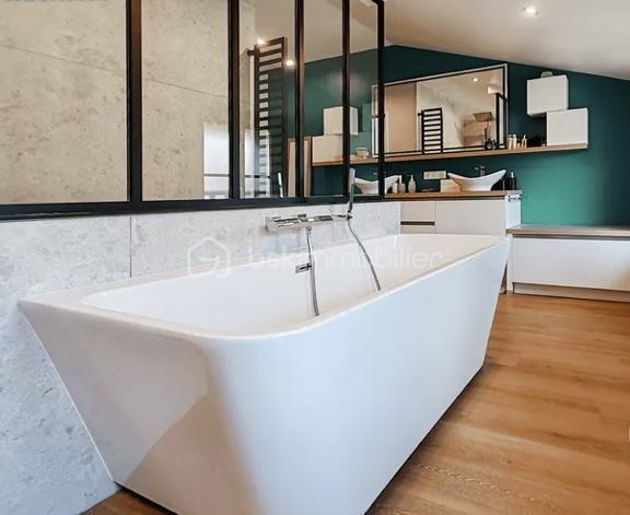 Appartement de 242 m²